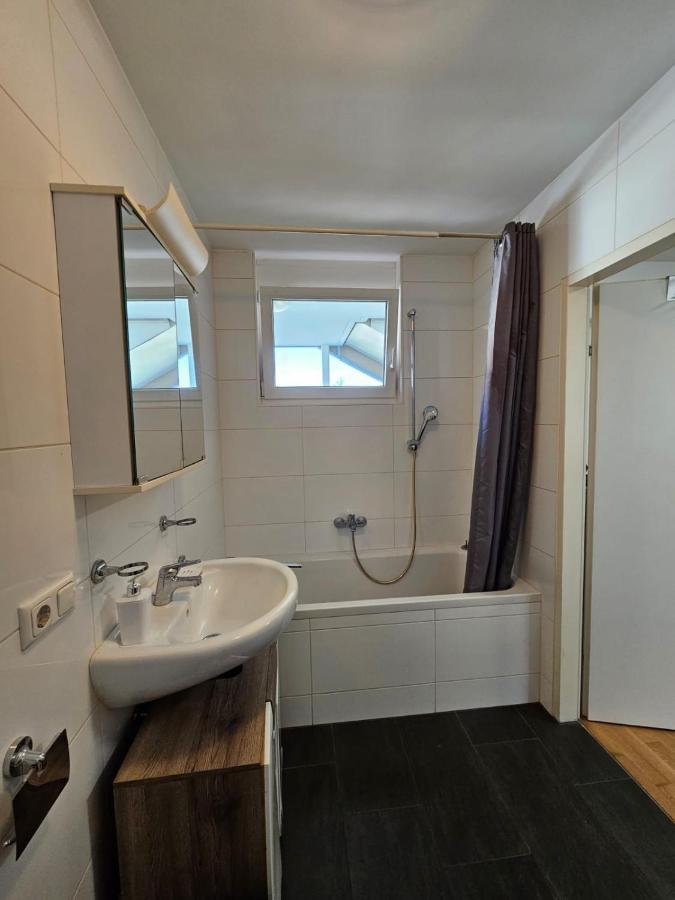 Stylish Apartment In Innsbruck + 1 Parking Spot Eksteriør bilde